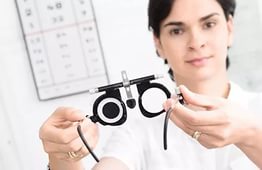 Причины записаться на прием к врачу офтальмологу